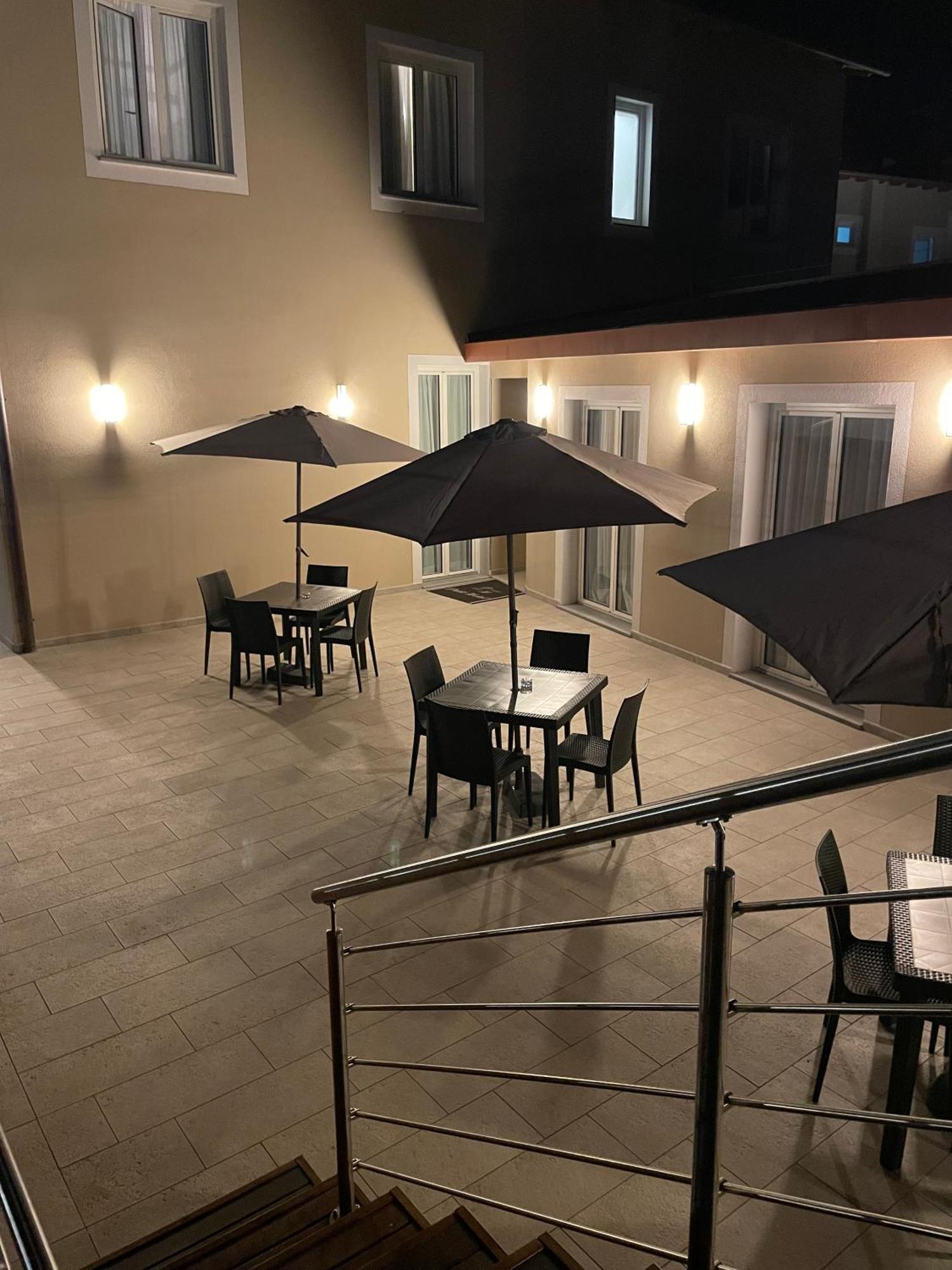 Petit Hotel Prato  Extérieur photo